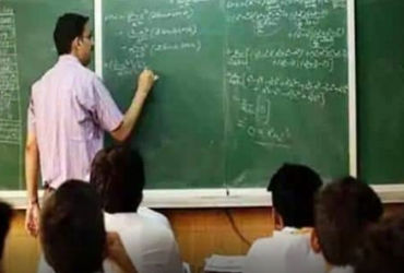 Massive teaching staff deficit in Gujarat; 1,606 schools have only one teacher - Vimarsana News