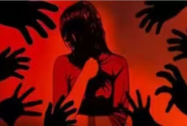 મહિલાઓ નેતાઓથી પણ અસુરક્ષિત | Women insecure even from leaders - Gujarat  Samachar