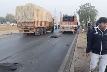 Couple returning from temple dies in accident near Vastral | Couple  returning from temple dies in accident near Vastral - Gujarat Samachar