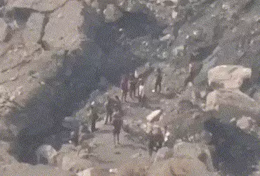 પશ્ચિમ બંગાળના આસનસોલ જિલ્લાના કુલ્ટી પોલીસ સ્ટેશન વિસ્તારમાં આવેલી ભારત કોકિંગ કોલ લિમિટેડ (BCCL)ની ખાણ ધસી પડવાની ગંભીર ઘટના સામે આવી છે. અહીં કેટલાક લોકો ગેરકાયદેસર રીતે કોલસાનું ખનન કરી રહ્યા હતા, ત્યારે આ અકસ્માત સર્જાયો હતો.