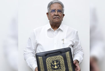 ગુજરાત બજેટ 2026-27: નાણામંત્રી કનુ દેસાઈ રચશે ઇતિહાસ, શું બજેટ ₹4 લાખ કરોડની ઐતિહાસિક સપાટી વટાવે તેવી શક્યતાઓ સેવાઇ રહી છે. ગુજરાત વિધાનસભાના બજેટ સત્રના ત્રીજા દિવસે રાજ્યનું ભાવિ નક્કી કરતું નાણાકીય વર્ષ 2026-27નું બજેટ રજૂ થવા જઈ રહ્યું છે.