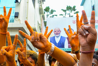 બિહાર વિધાનસભા ચૂંટણીમાં ભાજપે મહાવિજય માટે જે ફોર્મ્યુલાનો સફળતાપૂર્વક પ્રયોગ કર્યો હતો, તે જ વ્યૂહરચના બંગાળમાં પણ અજમાવવામાં આવી અને તે સંપૂર્ણ રીતે સફળ રહી. ભાજપે પાંચ રાજ્યોની વિધાનસભા ચૂંટણીના પરિણામોથી સાબિત કરી દીધું છે કે, તે હવે માત્ર ઉત્તર ભારતની પાર્ટી નથી.