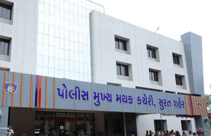 સુરત: બોર્ડની પરીક્ષાને લઈ પોલીસનો મોટો નિર્ણય, રાત્રે 10 પછી DJ-લાઉડસ્પીકર અને ભારે વાહનોના હોર્ન પર પ્રતિબંધ 1 - image