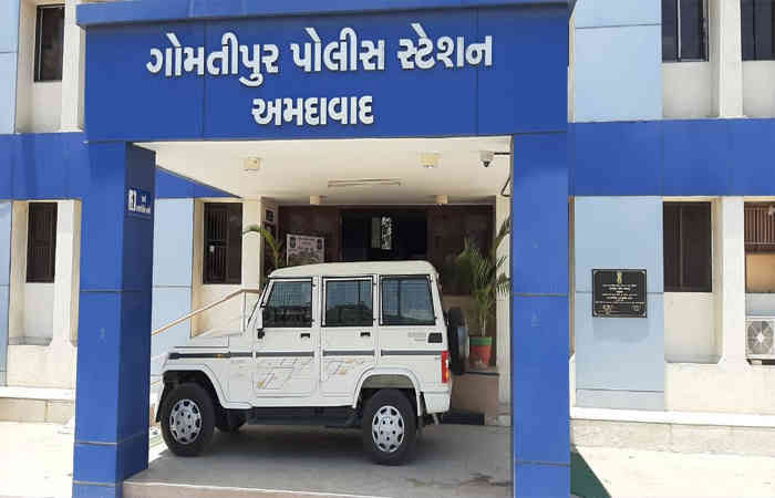 યુવક તાળુ મારી જતો રહ્યો,તાળુ તોડી મકાન પચાવ્યું 1 - image