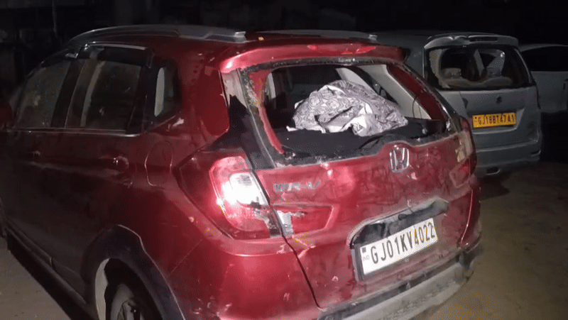 ગાંધીનગરના બહિયલમાં ગરબામાં બે જૂથ વચ્ચે હિંસા, પથ્થરમારા-આગચંપી બાદ 60 લોકો રાઉન્ડ અપ 7 - image