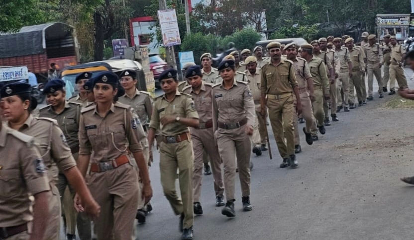 વડોદરા કોર્પોરેશનની ચૂંટણી માટે અર્ધ લશ્કરી દળો સહિત 5000 પોલીસ જવાનો તૈનાત 2 - image