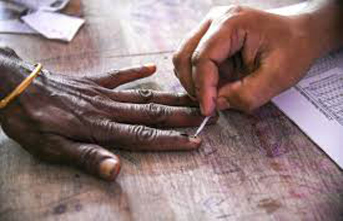 સ્થાનિક ચૂંટણીઓનાં નગારાં વાગ્યાં : 2જીએ નગર પરિષદો-પંચાયતો માટે મતદાન 1 - image