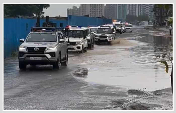 PMના કાફલાને બિસ્માર રોડ નડ્યા: લોથલથી અમદાવાદ સુધી અનેક જગ્યાએ ધીમા પડ્યા, ગુજરાતના રસ્તાઓની પોલ ખૂલી 2 - image