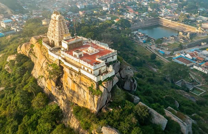 રામમંદિર બાદ કર્ણાટકના યોગ નરસિમ્હા સ્વામી મંદિરમાં દાનચોરી.