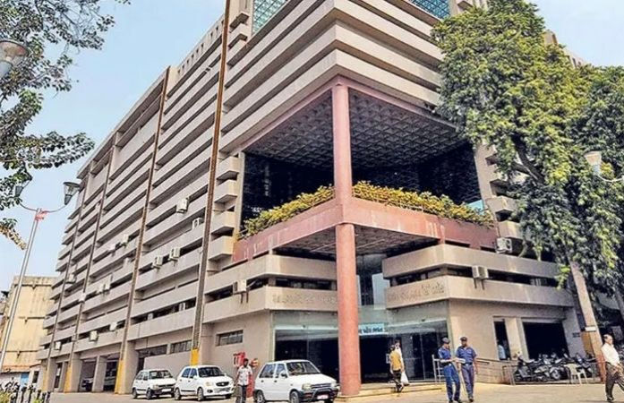 આજે વસૂલાતો કરોડોનો ટેક્સ રાજનેતાઓની સુખાકારી માટે... પ્રજાને તો ભૂલાવી જ દેવાઈ 1 - image