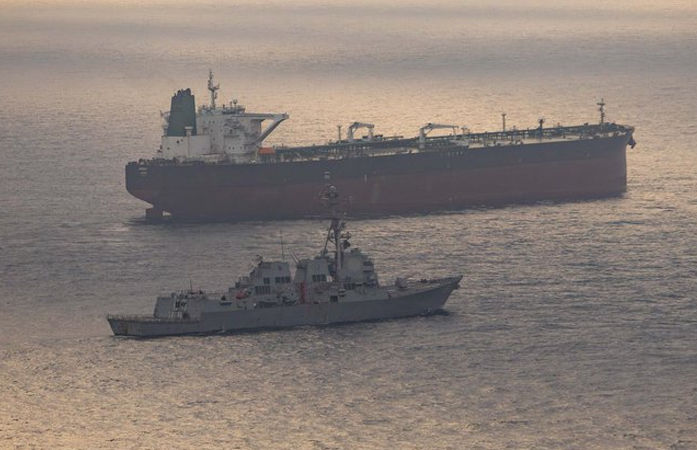 ઈસ્લામાબાદમાં વાટાઘાટોની શક્યતા વચ્ચે સમુદ્રમાં યુદ્ધ જેવી સ્થિતિ!