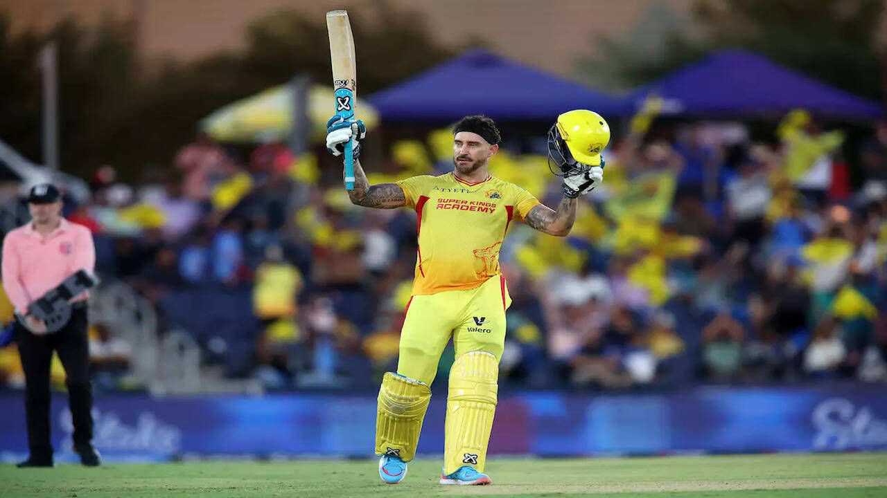 41 વર્ષના ફેફ ડુ પ્લેસિસ T20 ક્રિકેટમાં સૌથી મોટી ઉંમરે સદી ફટકારનાર ખેલાડી બન્યા