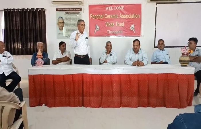 થાનના સિરામિક ઉદ્યોગને અપાતા ગેસના ભાવમાં ફરીવાર વધારો ઝીંકતા 300 એકમ પર સંકટ 1 - image