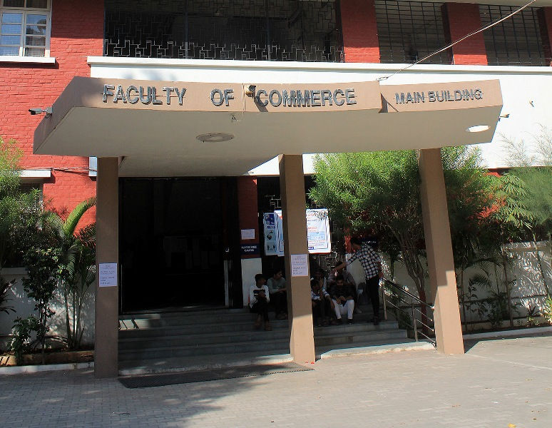 એફવાયનો એન્ટ્રન્સ ટેસ્ટ અંગ્રેજીની સાથે ગુજરાતી ભાષામાં પણ લેવાશે 1 - image