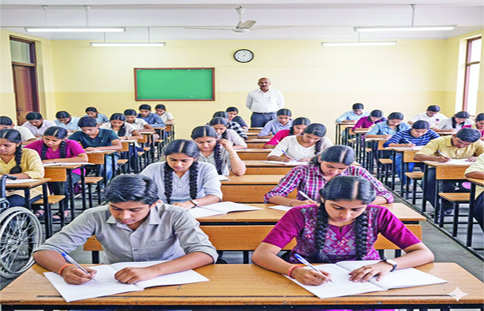 હલ્લા બોલ : પરીક્ષાના પગરવ સંભળાય ત્યારે... ઝીલો પડકાર, બનો તૈયાર! 1 - image