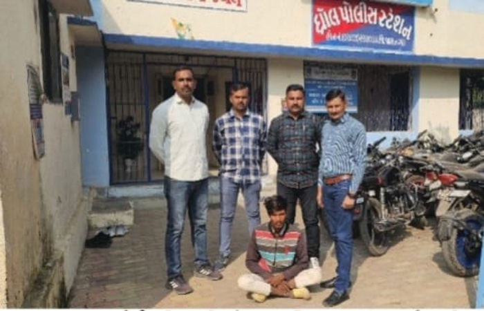 ધ્રોલના પોકસોના ગુનામાં ફરાર પાકા કામનો કેદી સાડા ત્રણ વર્ષે ઝડપાયો 1 - image