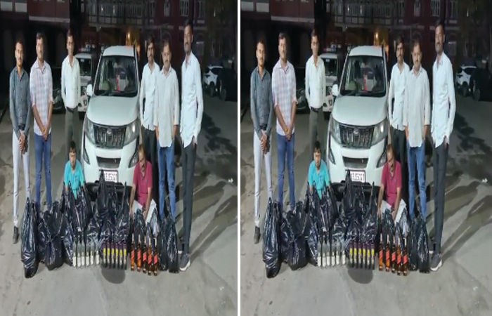 જામનગરમાં એક્સયૂવી કારના ચોરખાનામાં સંતાડીને ઘુસાડવામાં આવી રહેલો ઇંગ્લિશ દારૂનો માતબર જથ્થો એલસીબીએ પકડી પાડ્યો 1 - image