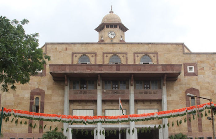 સરકાર દ્વારા 10 ખાનગી યુનિવર્સિટીઓને સેન્ટર ઑફ એક્સલેન્સનો દરજ્જોઃ આ જાણીતી યુનિ. મળ્યો લાભ 1 - image