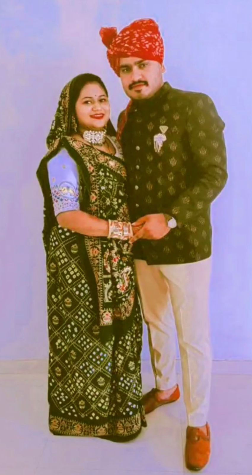 અમદાવાદના રાણીપમાં કારચાલકે એક્ટિવા પર જતા દંપતીને ટક્કર મારતા બ્રિજ પરથી પટકાતા મોત 2 - image