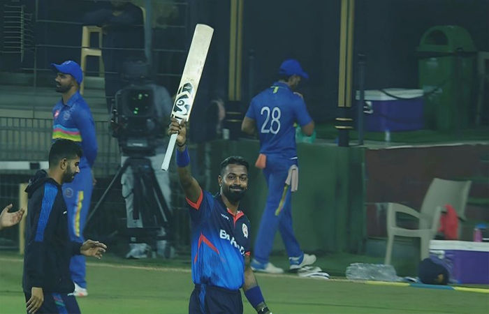 6,0,6,6,4,6... હાર્દિક પંડ્યાએ ફરી તોફાન મચાવ્યું, એક ઓવરમાં ફટકાર્યા 28 રન, જુઓ VIDEO 1 - image