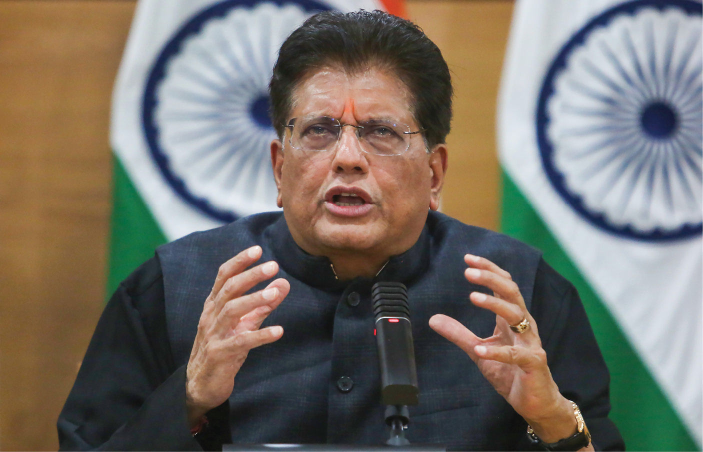 AI સમિટમાં કોંગ્રેસ કાર્યકર્તાઓએ દેખાવો કરતા ભાજપ ભડક્યું, રાહુલ-સોનિયા-પ્રિયંકા પર કર્યા આકરા પ્રહાર 5 - image