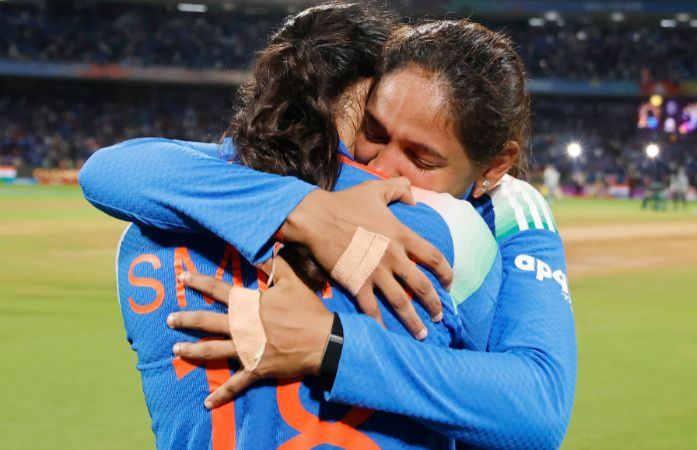 VIDEO: વર્લ્ડકપ જીત્યા બાદ કેપ્ટન હરમનપ્રીતે કોની માફી માંગી? જુઓ ભાવુક વીડિયો 1 - image