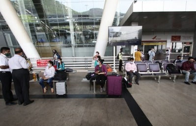 8 Gujarat airports report loss of rs 818 cr in 10 years