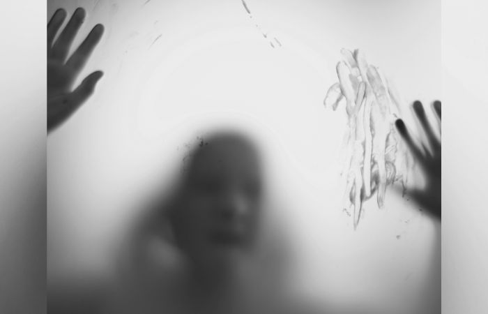 Daughter attacks parents after they oppose marriage to delivery boy with evil intentions in Ahmedabad