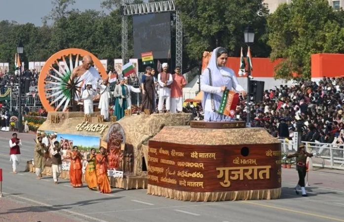 ગુજરાતના ‘વંદે માતરમ્’ ટેબ્લોએ રચ્યો ઇતિહાસ, સતત ચોથા વર્ષે મેળવ્યો 'પીપલ્સ ચોઈસ એવોર્ડ' 1 - image