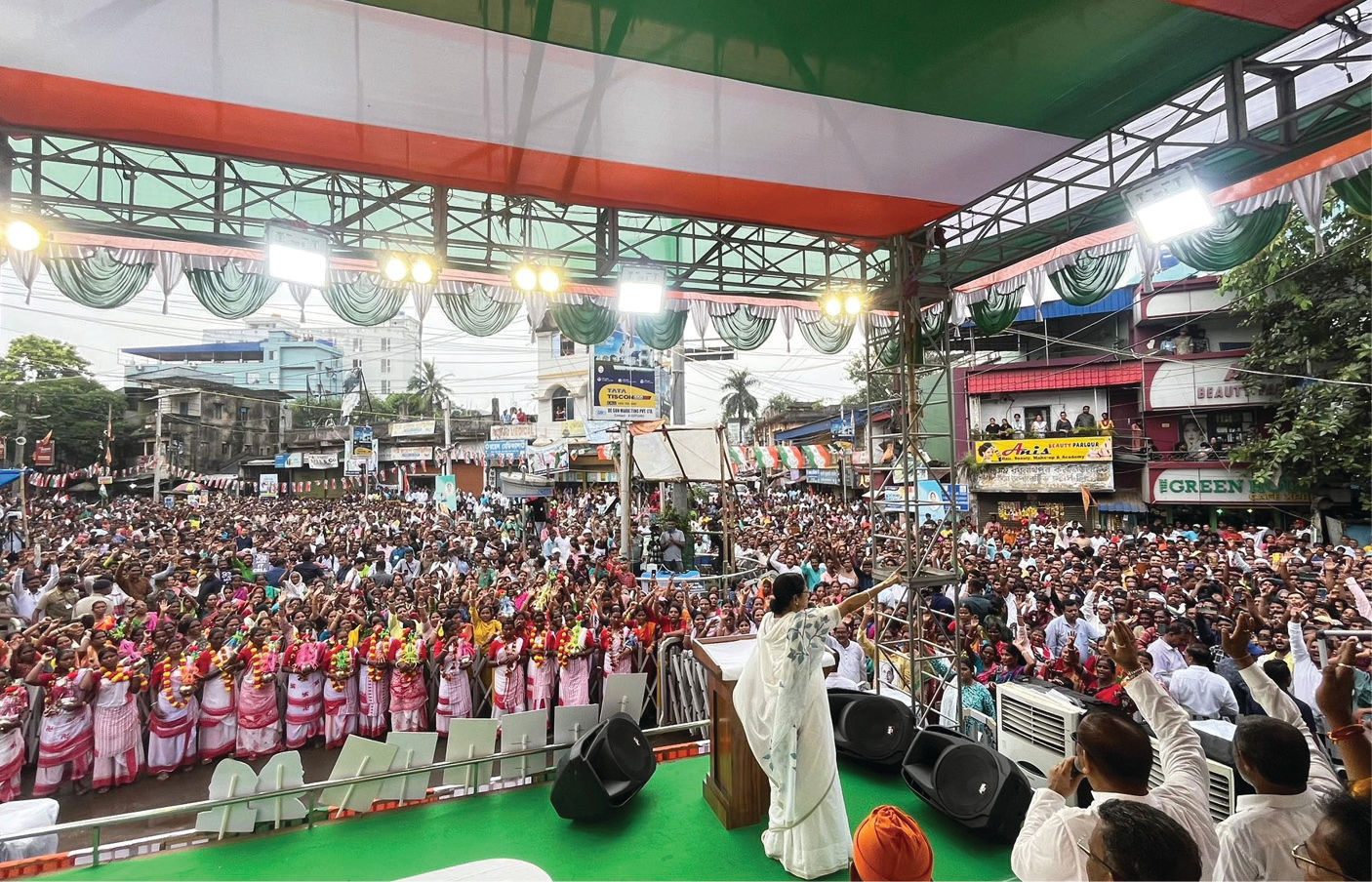 ‘ધરપકડ કરો કે ગોળી મારો, બંગાળી ભાષાના અપમાન વિરૂદ્ધ વિરોધ શરૂ રહેશે', મમતા બેનર્જીનો હુંકાર 2 - image