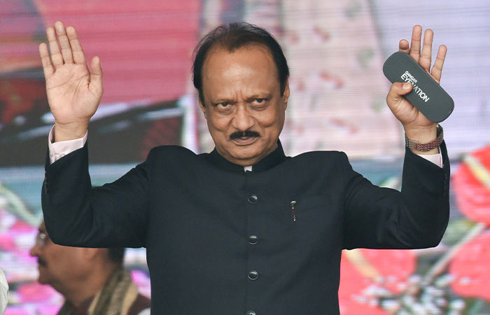 મહારાષ્ટ્રમાં વિમાન દુર્ઘટના: ડેપ્યુટી CM અજિત પવાર સહિત પાંચ મોત, કપડાં પરથી કરાઈ મૃતદેહોની ઓળખ 1 - image