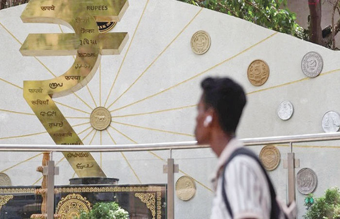 ભારતના ઈતિહાસમાં ડોલરની સામે રૂપિયો પ્રથમવાર 90ને પાર 1 - image