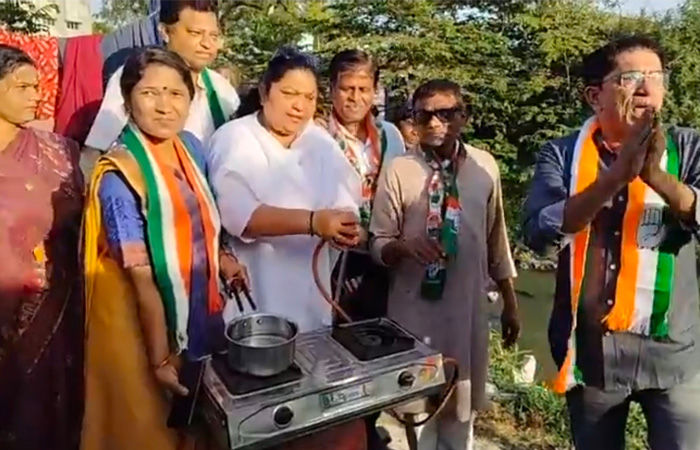 એલપીજી ગેસ મુદ્દે કોંગ્રેસનો અનોખો વિરોધ, ગટરના પાણીમાંથી ગેસ ઉત્પન્ન કરવાનો પ્રયાસ 1 - image