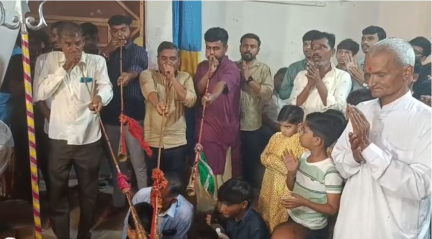 નવરાત્રિમાં જાતર ભવાઈ દ્વારા આદ્યશક્તિની ભકિત, ઝાલાવાડના લીલાપુરે જાળવી રાખી 125 વર્ષ જૂની આધ્યાત્મિક પરંપરા 2 - image