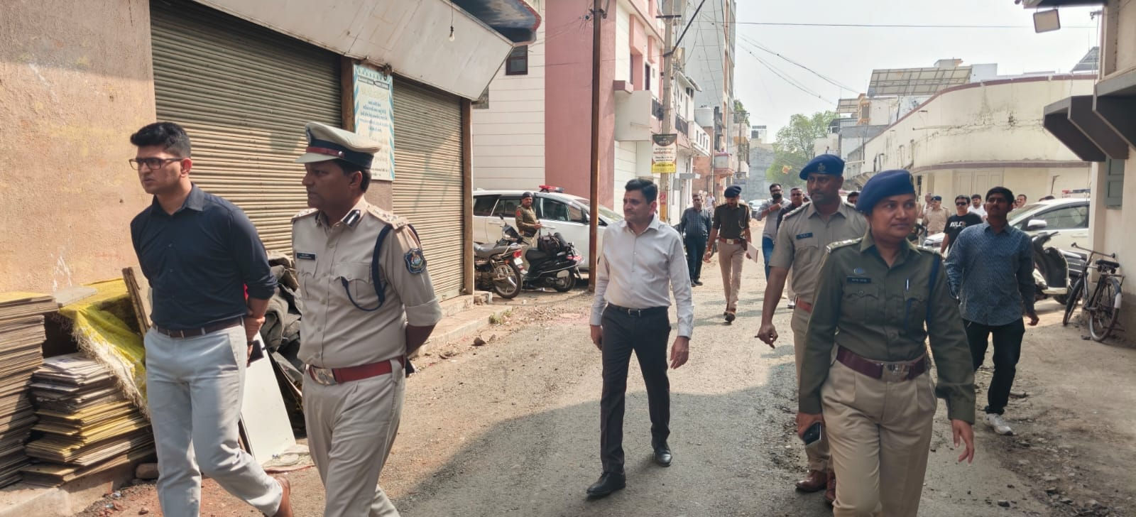 રાજકોટમાં 120 કિલો ચાંદીની ચોરી, વેપારીના પરિચિતના ઘરે મોડી રાત્રે 3 તસ્કરો કાર લઈને ત્રાટક્યાં 2 - image