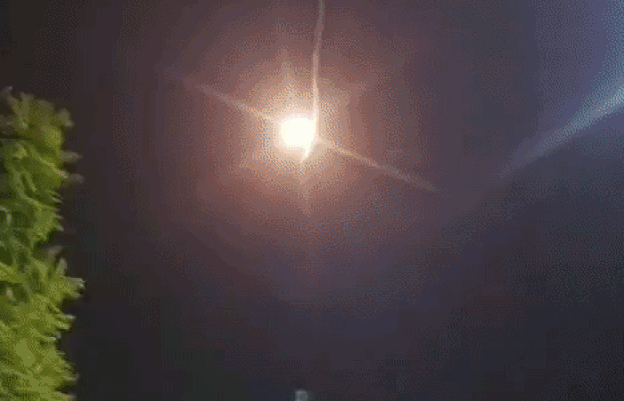 ઇઝરાયલમાં પણ 'મીની ઈન્ડિયા', હિન્દીમાં થાય છે વાતચીત, દુકાનોમાં જલેબી-ગુલાબજાંબુની સુગંધ 2 - image