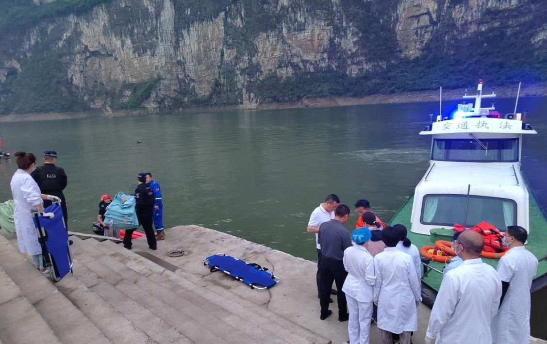 4 Tourist boats carrying over 80 capsize in China, multiple casualties reported