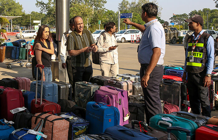 ઇન્ડિગો સંકટ વચ્ચે સરકારનો મોટો આદેશ, બેફામ ભાડા વસૂલતી એરલાઇન્સ પર લેવાશે એક્શન 1 - image