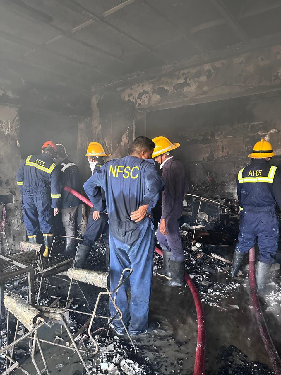 ત્રીજા માળની આગ પંદરમા માળ સુધી ધૂમાડો, શેલાના સ્કાયસિટી બિલ્ડિંગમાં આગ,૫૦ લોકોને સુરક્ષિત ઉતારાયા 1 - image