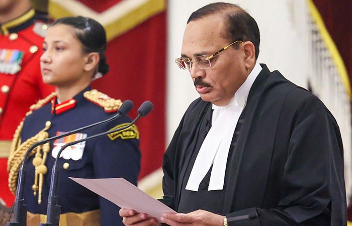 યુનિવર્સિટી ઓફ લંડનમાં CJI સૂર્યકાંતને કરાયેલા પ્રશ્નો પર ભારતે સખત પ્રતિક્રિયા આપી