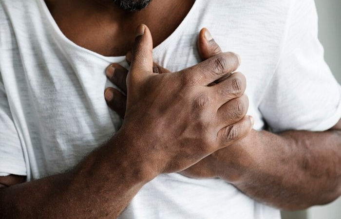 નોકરી પર જતા આધેડને કંપનીની બસમાં જ હાર્ટ એટેક આવતા મોત 1 - image