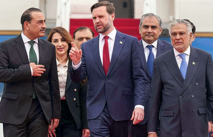 ઈસ્લામાબાદમાં શાંતિ મંત્રણા પર જોખમ: ટ્રમ્પના જમાઈ કુશ્નર પાકિસ્તાન જવા રવાના, પણ ઈરાને મોઢું ફેરવ્યું!