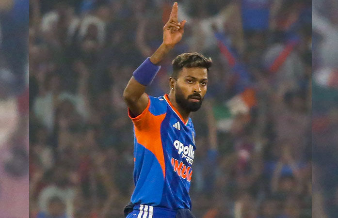 Hardik Pandya Murali Karthik Viral Video