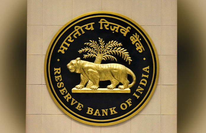 ટ્રમ્પ ટેરિફથી મચેલા હાહાકાર વચ્ચે RBI રાહત આપે તેવી આશા, કાલે થઈ શકે છે જાહેરાત 1 - image