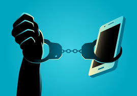 કોલેજના નિવૃત પ્રોફેસર સાથે  રૂપિયા ૧૧.૪૨ કરોડની ઉચાપત મામલે ત્રણ ઝડપાયા 2 - image