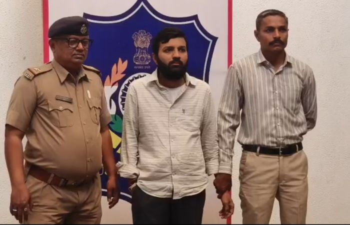 અમદાવાદમાં કોંગ્રેસના પૂર્વ ધારાસભ્યના ભાણેજે નશાની હાલતમાં સર્જ્યો અકસ્માત, લોકોએ મેથીપાક ચખાડ્યો 2 - image