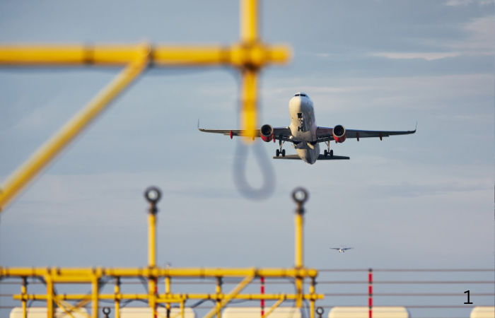 દિલ્હી સહિત દેશના છ ઍરપોર્ટ પર ફ્લાઇટ્સને 'GPS સ્પૂફિંગ'નો ખતરો, સરકારની સંસદમાં કબૂલાત 3 - image