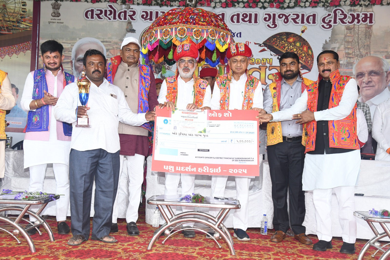 તરણેતરના પશુ મેળામાં કચ્છની 'મલીર' ગાય બની 'ચેમ્પિયન ઓફ ધ શો', રૂ. એક લાખનું ઈનામ 2 - image