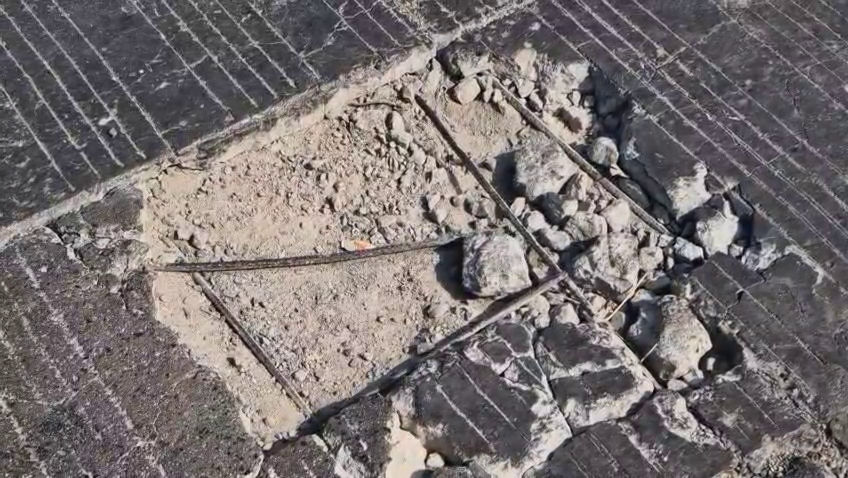 અમદાવાદ: સુભાષબ્રિજ બાદ હવે દધીચિ બ્રિજ પણ જોખમી, રોડની સપાટી ઉખડી જતાં લોખંડના સળિયા દેખાયા 2 - image