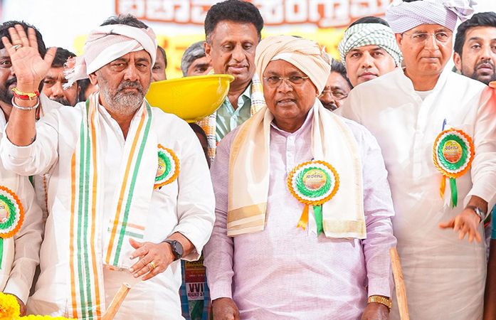 કર્ણાટકમાં નવાજૂનીના એંધાણ! સિદ્ધારમૈયા અને શિવકુમાર દિલ્હી દરબારમાં, જાણો 3 સમીકરણો 1 - image